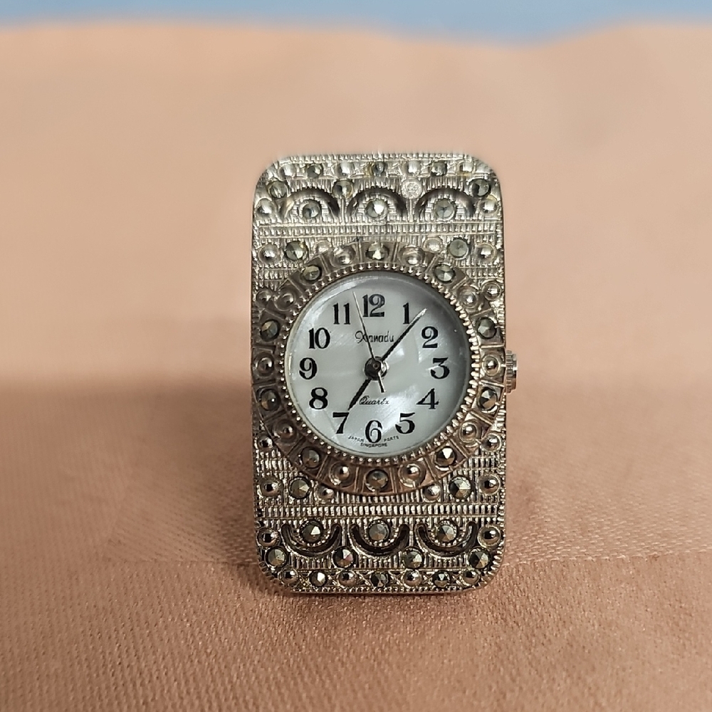 XANADU MOTHER OF PEARL WOMENS WRISTWATCH BFPM-08-056